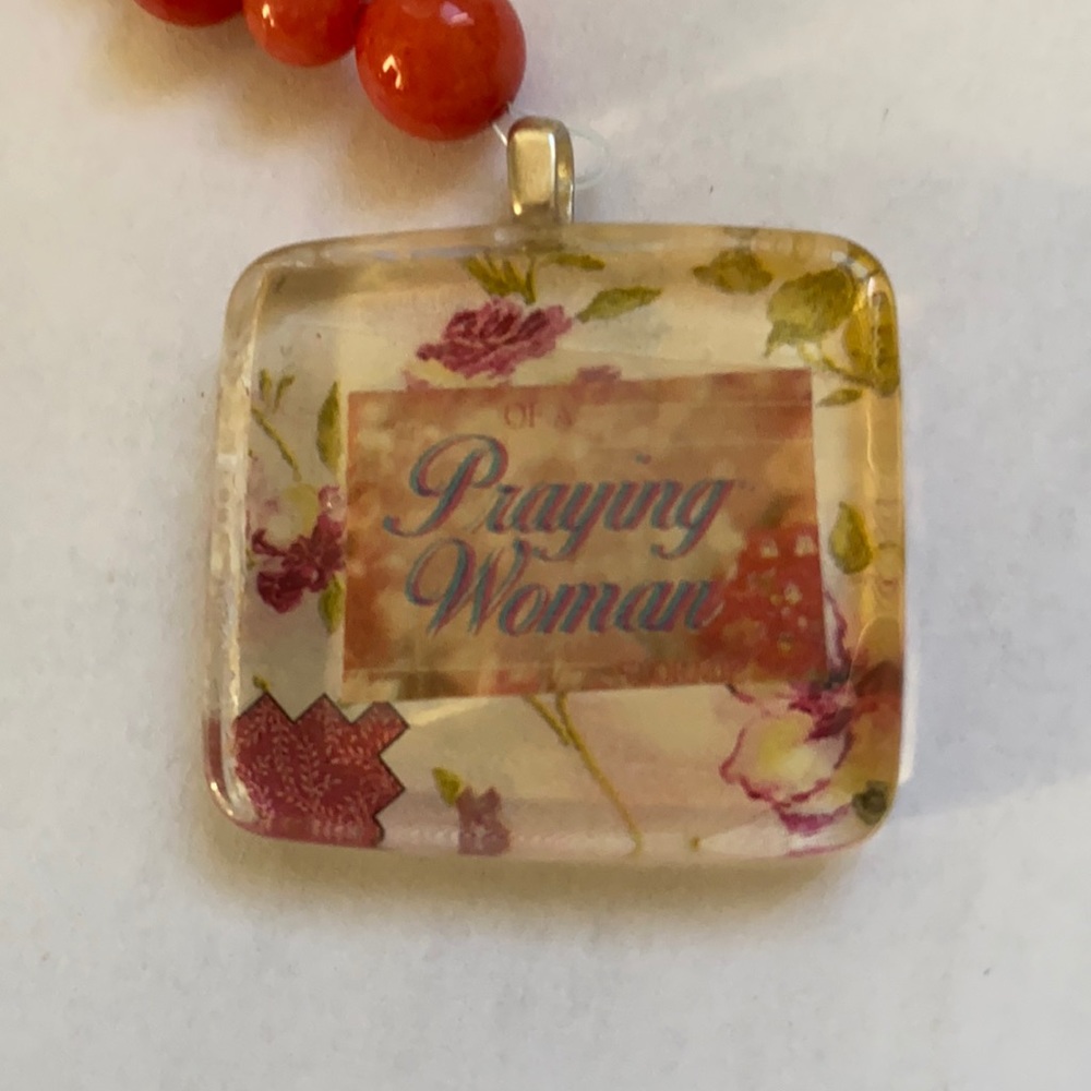 ‘Praying woman’ necklace